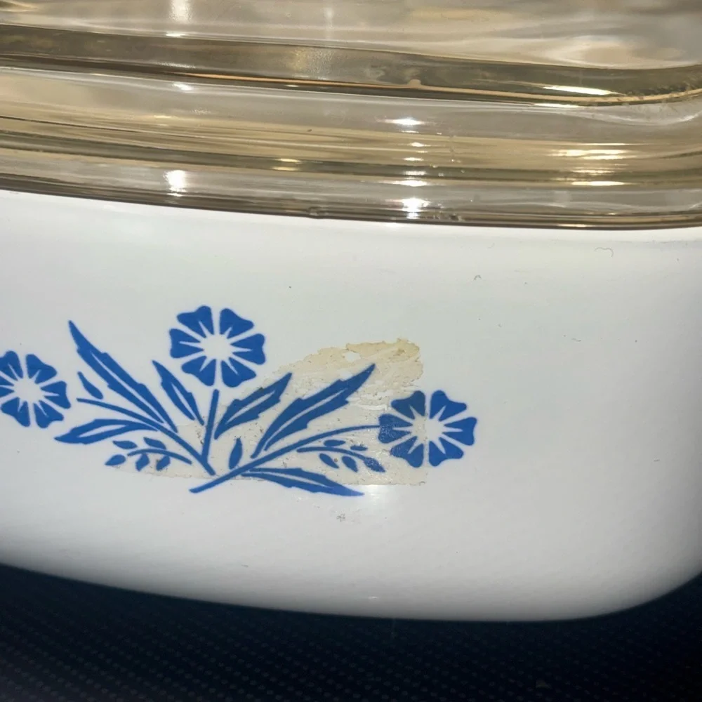 Vintage CorningWare Cornflower 1 1/2 qt Casserole Dish